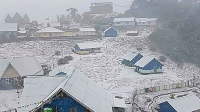 New Year 2024 travel: Darjeeling hills to welcome tourists with enchanting year-end snowfall (PTI Photo) New Year 2024 travel: Darjeeling hills to welcome tourists with enchanting year-end snowfall (PTI Photo)