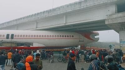 The plane got stuck under Piprakothi bridge in Motihari (HT Photo/Jay Prakash)