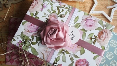 Make the random item more meaningful: If you are going for clothes, gadgets, tools or the type of stuff you see on gift guides at this time of year, add on a related experience to make it more meaningful. Example, if you get them a pasta maker, include a pasta cookbook or pasta making class to do together. (Unsplash/Anastasia Anastasia)