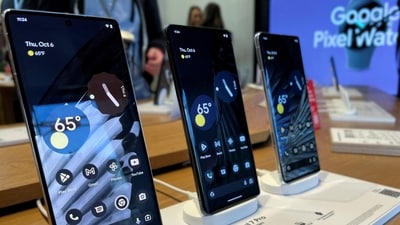New Google Pixel 7 Pro smartphones are displayed at a launch event for new Google hardware devices in the Brooklyn borough of New York City, New York, U.S., October 6, 2022. REUTERS/Roselle Chen