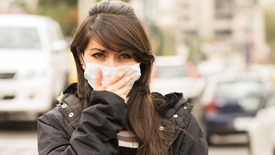 2. Lung cancer: Air pollutant-filled smog is responsible for diseases such as asthma, bronchitis, chronic obstructive pulmonary disease (COPD) and even lung cancer. The presence of fine particulate matter and toxic substances in polluted air irritates the respiratory system and worsens existing conditions, leading to breathing difficulties and gradual decline in lung function. (Shutterstock) 2. Lung cancer: Air pollutant-filled smog is responsible for diseases such as asthma, bronchitis, chronic obstructive pulmonary disease (COPD) and even lung cancer. The presence of fine particulate matter and toxic substances in polluted air irritates the respiratory system and worsens existing conditions, leading to breathing difficulties and gradual decline in lung function. (Shutterstock)