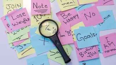 This is the time to plan new beginnings. As this year comes to an end and another year begins, this is that time of the year when people make new resolutions to meet the goals for the new year. They leave behind the difficult emotions and troubling memories and embrace hope for the upcoming year. Therapist Maythal Eshaghian shared a few things that we must leave behind in 2023. (Unsplash) This is the time to plan new beginnings. As this year comes to an end and another year begins, this is that time of the year when people make new resolutions to meet the goals for the new year. They leave behind the difficult emotions and troubling memories and embrace hope for the upcoming year. Therapist Maythal Eshaghian shared a few things that we must leave behind in 2023. (Unsplash)
