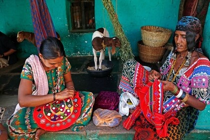 In its 38th edition, this festival has 170 stalls step-up by artisans from 22 Indian states and union territories. In its 38th edition, this festival has 170 stalls step-up by artisans from 22 Indian states and union territories.