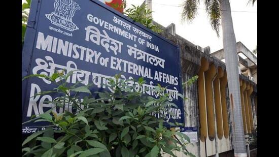 The action come after an investigation by the Mumbai police revealed ten Bangladeshi nationals had obtained passport by furnishing forged residential address from Pune. (HT PHOTO)