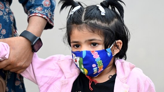 Dr Manchanda suggests reducing outdoor exposure during days when pollution levels are high, particularly if you have respiratory conditions. "Make sure to utilize N95 or N99 respirators when venturing outside to filter out fine particles. Lastly, it is in your best interest to keep yourself informed about the air quality in your area and improve indoor air quality by installing air purifiers within your home," says the expert.&nbsp; (Sunil Ghosh/ Hindustan Times)