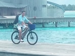 Twinkle Khanna shares unseen video of Akshay Kumar enjoying a cycle ride with daughter Nitara in Maldives Twinkle Khanna shares unseen video of Akshay Kumar enjoying a cycle ride with daughter Nitara in Maldives
