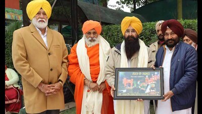 Cabinet minister Gurmeet Singh Khuddian, member Rajya Sabha Baba Balbir Singh Seechewal inaugurating “Jannat-e-Jarkhar” museum in Ludhiana. (HT) Cabinet minister Gurmeet Singh Khuddian, member Rajya Sabha Baba Balbir Singh Seechewal inaugurating “Jannat-e-Jarkhar” museum in Ludhiana. (HT)