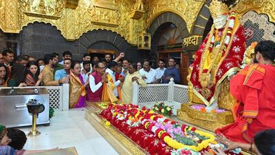 Former Madhya Pradesh f chief minister Shivraj Singh Chouhan along with his family members visited the temple on Monday. (HT PHOTO)