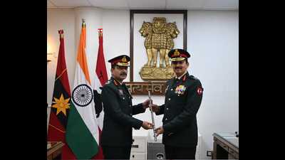 Incumbent Lt Gen Nagendra Singh (left) at Bathinda Military Station on Monday. Incumbent Lt Gen Nagendra Singh (left) at Bathinda Military Station on Monday.