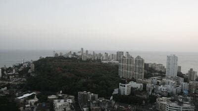 Real Estate - Skyscrapers - Malabar Hill - Highrise Buildings - Mumbai Skyline - Arabian Sea - Housing - Aerial view of South Mumbai - HT Photo by Kunal Patil 31.05.08 Real Estate - Skyscrapers - Malabar Hill - Highrise Buildings - Mumbai Skyline - Arabian Sea - Housing - Aerial view of South Mumbai - HT Photo by Kunal Patil 31.05.08