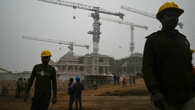 TOPSHOT - Workers are pictured at the construction site of a temple to Hindu deity Ram, in Ayodhya on December 29, 2023. (Photo by Arun SANKAR / AFP) (AFP) TOPSHOT - Workers are pictured at the construction site of a temple to Hindu deity Ram, in Ayodhya on December 29, 2023. (Photo by Arun SANKAR / AFP) (AFP)
