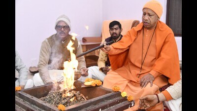 Uttar Pradesh CM Yogi Adityanath performing puja at Shakti Peeth of Gorakhnath temple on January 1, 2024. (HT photo)