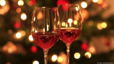Many of us will be doing 'dry January,' but how does abstaining from alcohol change our bodies? (DW/imago images/Westend61) Many of us will be doing 'dry January,' but how does abstaining from alcohol change our bodies? (DW/imago images/Westend61)
