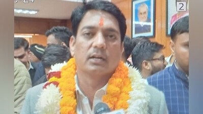 Avinash Gehlot said such "stupid" people should be "boycotted" from politics and they should be taught a befitting lesson. Avinash Gehlot said such "stupid" people should be "boycotted" from politics and they should be taught a befitting lesson.