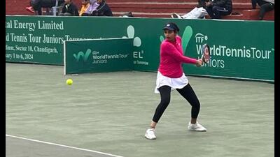 In the girls’ U-18 singles matches, top seed Anya Murthy of USA and qualifier Jaya Kapoor of India advanced into the pre-quarterfinals. (HT Photo)