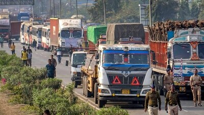 Trucks are parked on a highway amid 'rasta roko' protest by truck drivers. (PTI) Trucks are parked on a highway amid 'rasta roko' protest by truck drivers. (PTI)