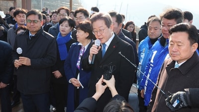 South Korea's opposition party leader Lee Jae-myung (via REUTERS)