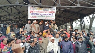 Thousands of commercial vehicle drivers are on a three-day strike to protest against the stringent jail and fine regulations under the newly-launched Bharatiya Nyaya Sanhita for hit-and-run cases. (HT Photo) Thousands of commercial vehicle drivers are on a three-day strike to protest against the stringent jail and fine regulations under the newly-launched Bharatiya Nyaya Sanhita for hit-and-run cases. (HT Photo)