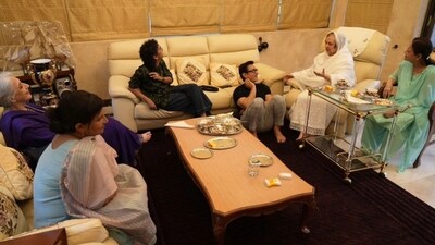 Saira Banu with Aamir Khan and his ex-wife Kiran Rao. Saira Banu with Aamir Khan and his ex-wife Kiran Rao.