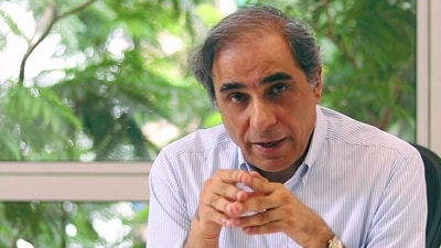 Hafeez Contractor will lead the designing of the Dharavi slum project. Hafeez Contractor will lead the designing of the Dharavi slum project.