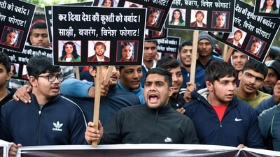 Junior wrestlers protest against Bajrang Punia, Sakshi Malik, and Vinesh Phogat at Jantar Mantar, in New Delhi on Wednesday (Ishant ) Junior wrestlers protest against Bajrang Punia, Sakshi Malik, and Vinesh Phogat at Jantar Mantar, in New Delhi on Wednesday (Ishant )