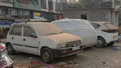 Abandoned vehicles parked in Katraj area. (Ravindra Joshi/HT PHOTO) Abandoned vehicles parked in Katraj area. (Ravindra Joshi/HT PHOTO)
