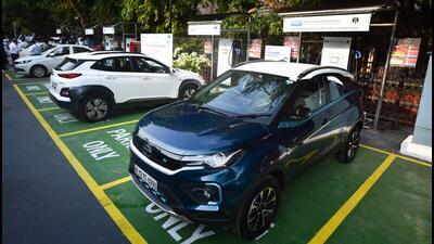 New Delhi, India - July 20, 2020: A view of a public electric vehicle (EV) charging plaza during its inauguration at Chemsford Club parking, on Rafi Marg in New Delhi, India, on Monday, July 20, 2020. (Photo by Sanchit Khanna/ Hindustan Times) (Sanchit Khanna/HT PHOTO)