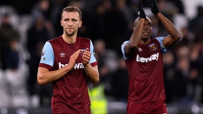 West Ham United's Tomas Soucek and Angelo Ogbonna applaud fans after the match (Action Images via Reuters)