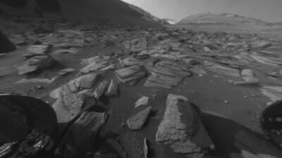 The image shows a glimpse of a day on Mars, captured by NASA's Curiosity Rover. (YouTube/@ JPLraw)