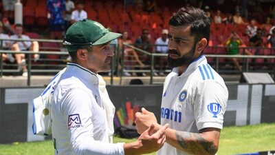 Dean Elgar (L) and Virat Kohli (R) talk after the second day of the second Test match between South Africa and India at Newlands (AFP) Dean Elgar (L) and Virat Kohli (R) talk after the second day of the second Test match between South Africa and India at Newlands (AFP)