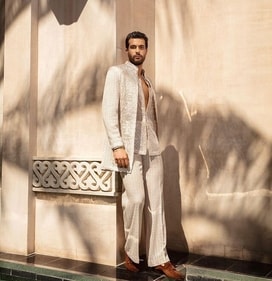 An outfit from Faraz Manan.