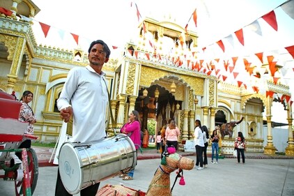 Visit Noida Haat to soak in the festive vibe of Lohri. (Photo: Raajessh Kashyap)