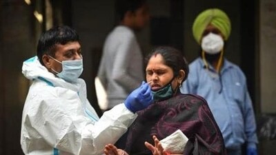 Over the past 24 hours, 12 deaths were reported, with five in Kerala, four in Karnataka, two in Maharashtra, and one in Uttar Pradesh. (HT File) Over the past 24 hours, 12 deaths were reported, with five in Kerala, four in Karnataka, two in Maharashtra, and one in Uttar Pradesh. (HT File)