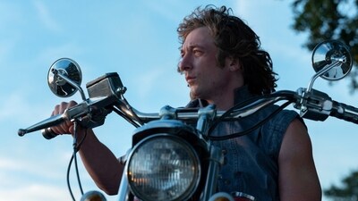 Following his hot chef breakout on The Bear, Jeremy Allen White was seen in the role of Kerry Von Erich in The Iron Claw, co- starring Zac Efron. The film is based on the true story of the Von Erich family, which rose to fame in the world of professional wrestling. Zac plays the lead role of Kevin Von Erich. Following his hot chef breakout on The Bear, Jeremy Allen White was seen in the role of Kerry Von Erich in The Iron Claw, co- starring Zac Efron. The film is based on the true story of the Von Erich family, which rose to fame in the world of professional wrestling. Zac plays the lead role of Kevin Von Erich.