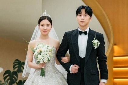 The Story of Park's Marriage Contract stars Lee Se Young, Bae In Hyuk, Joo Hyun Young, Yoo Seon Ho, and Jo Bok Rae. The Story of Park's Marriage Contract stars Lee Se Young, Bae In Hyuk, Joo Hyun Young, Yoo Seon Ho, and Jo Bok Rae.
