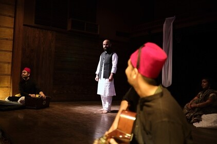 Presented by Takhleeq Theatre Group, this play intertwines dramatic reading with visualised performance of stories inspired by Mirza Ghalib's ghazals, accompanied by music. Presented by Takhleeq Theatre Group, this play intertwines dramatic reading with visualised performance of stories inspired by Mirza Ghalib's ghazals, accompanied by music.