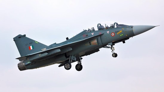 HAL share prices jumped up by 6 percent on Friday. (X)