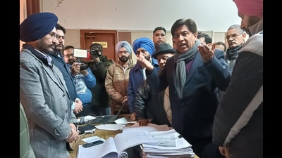 Cabinet minister Brahm Shankar Jimpa during a special camp held for registration of pending mutation cases in Ludhiana. (HT PHOTO)