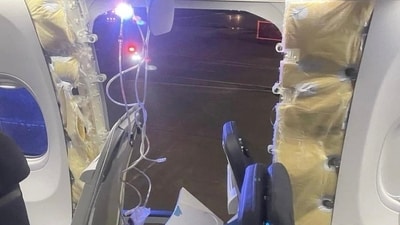 Shattered window on Alaska Airlines' Boeing 737 MAX prompts safe landing. Photographer (X) Shattered window on Alaska Airlines' Boeing 737 MAX prompts safe landing. Photographer (X)