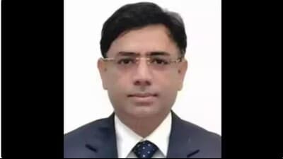 Meanwhile, Ambala divisional commissioner Renu Phulia was given the additional charge of Karnal division following Vijay Dahiya’s transfer. (HT File)