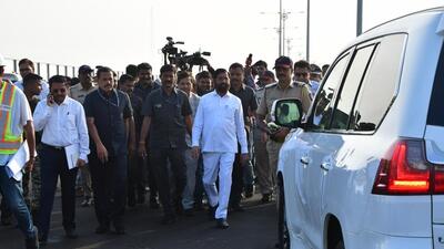 Mumbai, India – Jan 06, 2024: Maharashtra CM Eknath Shinde visits the Mumbai Trans Harbour Link (MTHL) ahead of its inauguration, at Sewri, in Mumbai, India, on Saturday, Jan 06, 2024. (Photo by Bhushan Koyande/HT Photo) Mumbai, India – Jan 06, 2024: Maharashtra CM Eknath Shinde visits the Mumbai Trans Harbour Link (MTHL) ahead of its inauguration, at Sewri, in Mumbai, India, on Saturday, Jan 06, 2024. (Photo by Bhushan Koyande/HT Photo)
