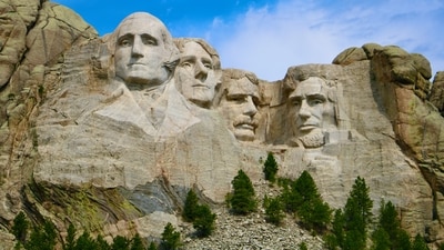 Mount Rushmore, South Dakota, USA: Mount Rushmore is a granite sculpture featuring the faces of four US presidents—Washington, Jefferson, Roosevelt, and Lincoln—carved into the mountainside. (Unsplash) Mount Rushmore, South Dakota, USA: Mount Rushmore is a granite sculpture featuring the faces of four US presidents—Washington, Jefferson, Roosevelt, and Lincoln—carved into the mountainside. (Unsplash)