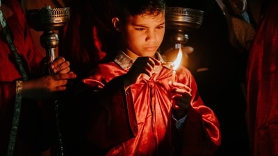On Christmas Eve morning, a special church service takes place, and numerous Orthodox Christians fast, abstaining from food consumption. (Unsplash) On Christmas Eve morning, a special church service takes place, and numerous Orthodox Christians fast, abstaining from food consumption. (Unsplash)