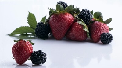 How to have berries? Berries have an astringent quality that may cause Vata imbalances. For Vata Prakriti, it is advisable to make a fruit compote with lots of moisture. Pitta and Kapha Prakriti can enjoy raw or presoaked berries. (Pexels ) How to have berries? Berries have an astringent quality that may cause Vata imbalances. For Vata Prakriti, it is advisable to make a fruit compote with lots of moisture. Pitta and Kapha Prakriti can enjoy raw or presoaked berries. (Pexels )