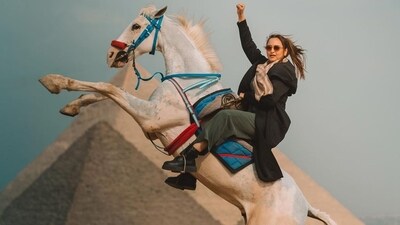 Sonakshi Sinha shared an amazing picture from her visit to the Pyramid of Giza and wrote, "Aaj ka post dedicated to Majnu bhai (today's post is dedicated to Majnu bhai' while referring to his painting of a dog on a horse in the film, Welcome. Sonakshi Sinha shared an amazing picture from her visit to the Pyramid of Giza and wrote, "Aaj ka post dedicated to Majnu bhai (today's post is dedicated to Majnu bhai' while referring to his painting of a dog on a horse in the film, Welcome. 