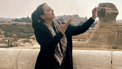 Sonakshi Sinha did what all tourists do and more during her visit to the Sphinx in Egypt. She “went on to take some corny photos” and totally aced each shot. Sonakshi Sinha did what all tourists do and more during her visit to the Sphinx in Egypt. She “went on to take some corny photos” and totally aced each shot. 