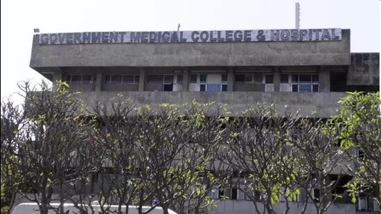 Former Union minister leader Pawan Kumar Bansal objected to the Union health ministry’s rejection of the proposal to revive 102 posts at GMCH-32, Chandigarh. (HT File)