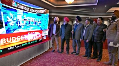 Entrepreneurs watching the live Union budget session 2023-24 in Ludhiana, Punjab. (Gurpreet Singh/HT) Entrepreneurs watching the live Union budget session 2023-24 in Ludhiana, Punjab. (Gurpreet Singh/HT)
