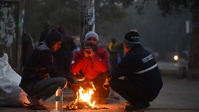 Hisar police spokesman Vikas Kumar said the incident took place on Saturday night when two persons were asleep after lighting a fire in their room at night to protect themselves from cold and were found dead on Sunday morning. (Representational photo) (HT_PRINT) Hisar police spokesman Vikas Kumar said the incident took place on Saturday night when two persons were asleep after lighting a fire in their room at night to protect themselves from cold and were found dead on Sunday morning. (Representational photo) (HT_PRINT)
