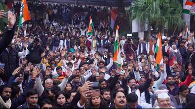 Hundreds of people gather during U.P. Jodo Yatra (HT Photo) Hundreds of people gather during U.P. Jodo Yatra (HT Photo)